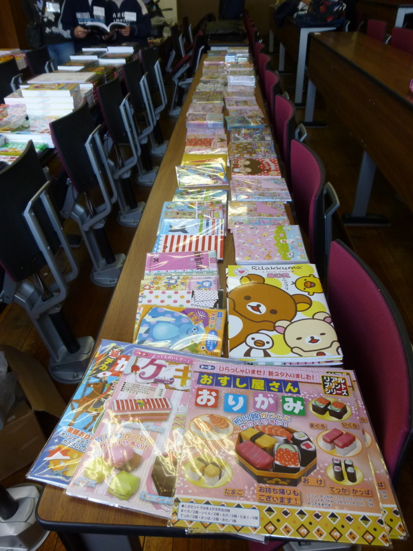 Papiers et livres.
