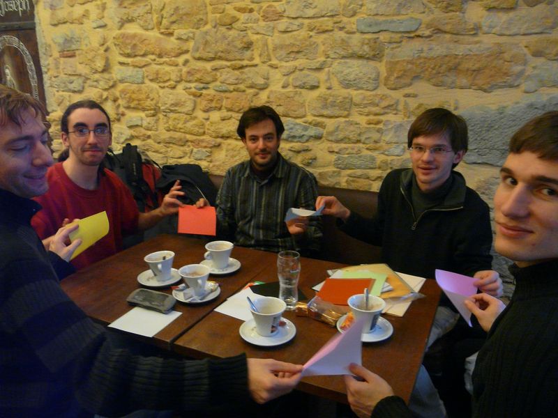 secte du saint muji
Buzz, Toughy, Victorien, Aurèle, Gilles (+Cécile qui prend la photo)
