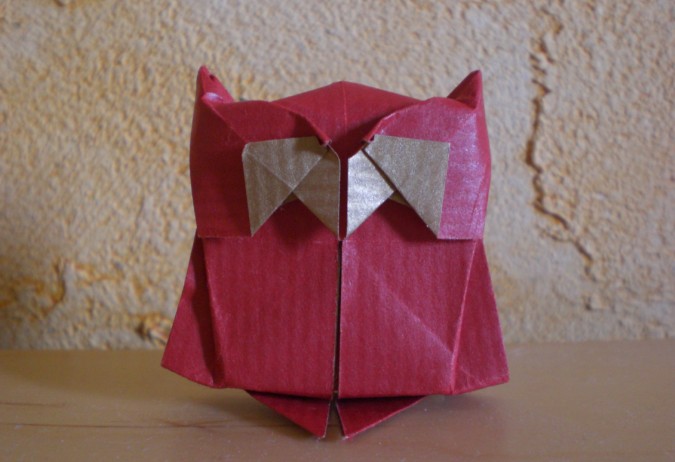 Hibou
Plié à partir de la base du moulin pour le challenge de mai 2009.
