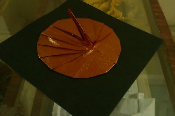 Mr_D (VIETNAM ORIGAMI GROUP). Sundial
Mots-clés: "challenge de création" "pliages utiles"