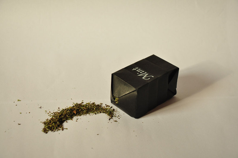 Dargerlirli (loveorigami). Condiment Shaker
