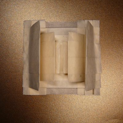 Trois portes
carré de lokta 25g/m² 46cm de côté
