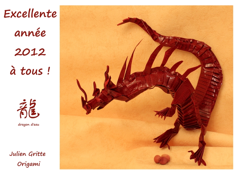 Bonne année 2012 les amis !
dragon d'eau papier cuir croco vernis
50x130 cm pour la tête et corps
50x70 pour les 4 pattes
les 6 épis avec une bande de 60cm
