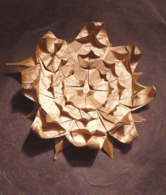 etude fractale de Roman Diaz
papier or métallise en 35x35cm
