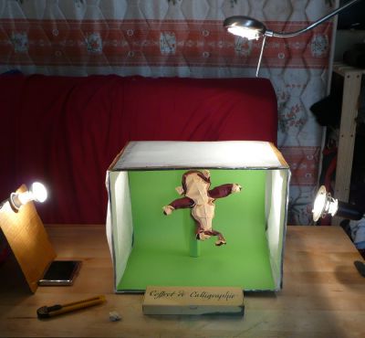 studio photo light box
carton blanc retourné, scotch et papier sulfurisé
