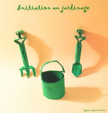 initiation au jardinage 
papier affiche 65 grs/m² en 15x15cm 
