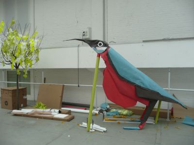 pioupiou
5m de long, 3m50 de haut
Feuille de drop 80grs, 7x7m 4 couleurs.
J'ai rajouté les yeux pis 2 tubes pour le tenir debout.
Mots-clés: pioupiou oiseau geant julien gritte