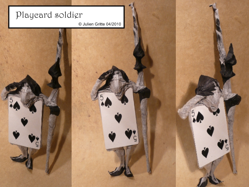 Garde pique de l'univers d'Alice
Carré double soie murier 40g, 50x50cm
Mots-clés: playcard soldier garde pique alice merveilles julien gritte