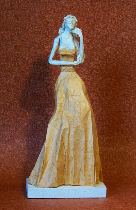 "Femme en robe".
Plié en 2008.
