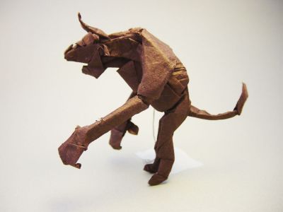 Minotaure (Satoshi Kamiya)
Plié à partir d'un carré de 40 cm de papier mûrier.
