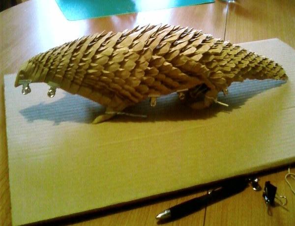 Pangolin
D'aprés le fabuleux modèle d'Eric, et sur des pistes de travail qu'il m'avait données en 2008.
