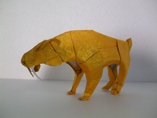 Smilodon - Satoshi KAMIYA
