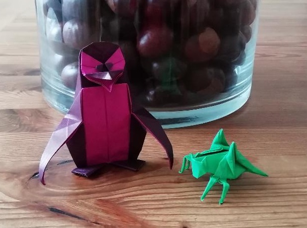 "Manchot" (F Gilgado) et "Jumping cricket" (J Shafer) - challenge de pliage octobre 2019
