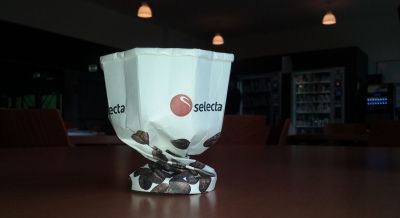 Coupe en gobelet à café
