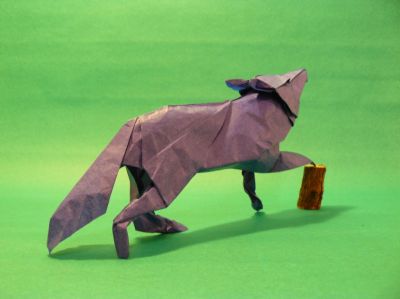 « Loup » de Sergey Yartsev, en double soie (40g), carré d’environ 40 cm de coté 
