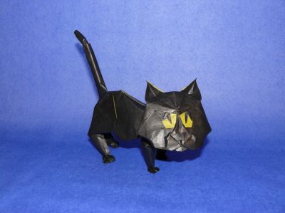 « Chaton » de Fernando Gilgado, en papier double soie (40g), carré d’environ 40 cm de coté 
