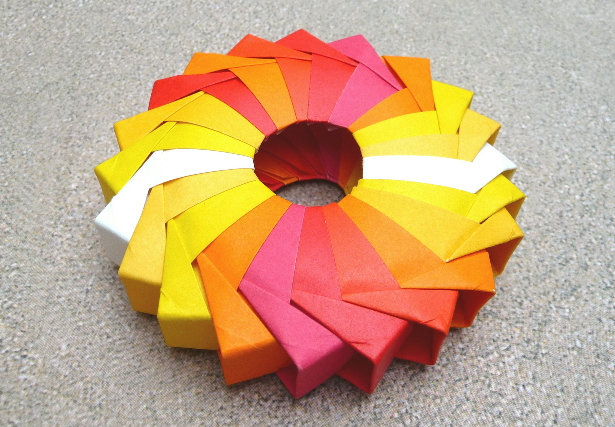 Sun Dial de Christine EDISON
Mots-clés: Sun dial Christine EDISON modulaire