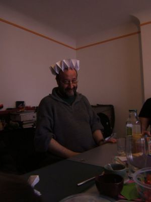 Eric
égal à lui-même :)
son "couvre-chef" est un modèle enseigné par mwa55 (feu d'artifice, modulaire)  
