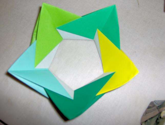 4_modulaire_étoilé_pouvant_aussi____.JPG