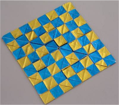 échiquier 8x8
Un carré 32x32, une couleur par face, donne un échiquier 8x8. La solution est très probablement optimale. Plus d'information ? Consultez https://hal.archives-ouvertes.fr/hal-01380815
Mots-clés: changement_couleur complexité