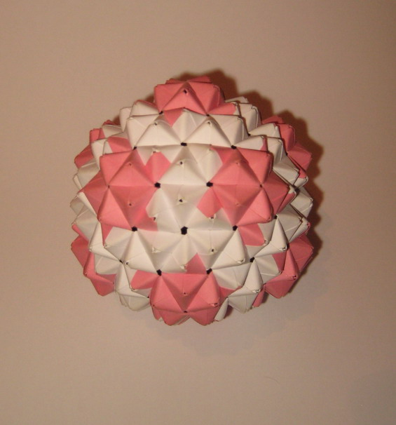 Sonobe Grand
270 modules, 3cm squares
