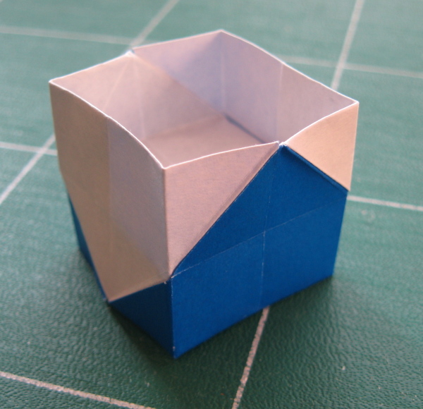 Isoarea box
