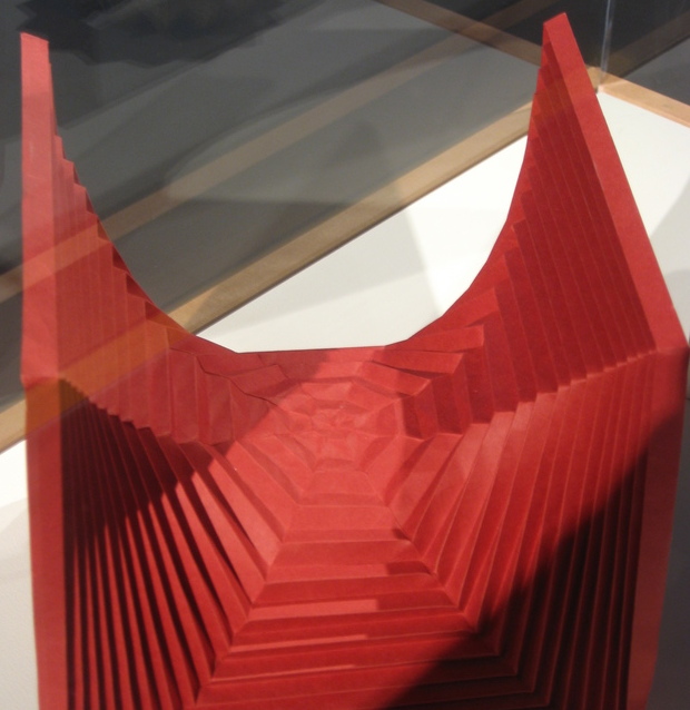 Hyperbolic Cube
Hyperbolic Cube de Thomas Hull
Mots-clés: exposition