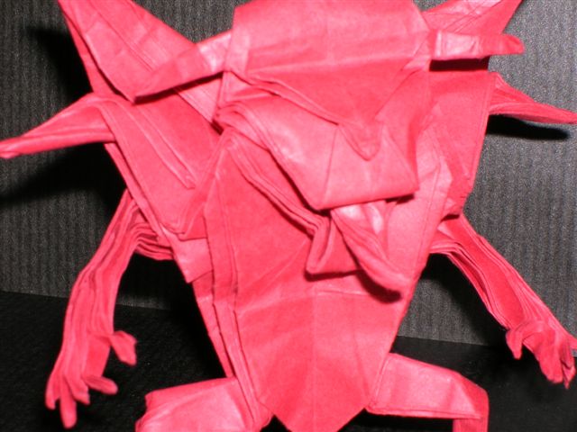 Devil_-_Jun_Maekawa_(6)
Devil de Jun Maekawa plié dans un carré de papier Tant (35 X 35)
Mots-clés: Devil Jun Maekawa