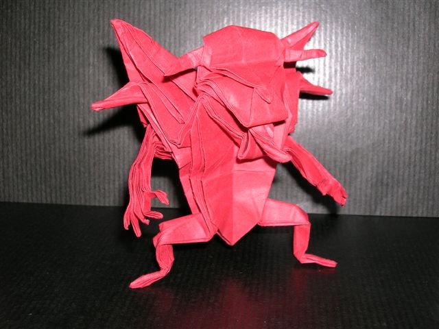 Devil_-_Jun_Maekawa_(7)
Devil de Jun Maekawa plié dans un carré de papier Tant (35 X 35)
Mots-clés: Devil Jun Maekawa