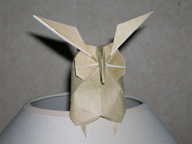 Horned_Owl
Hideo Komatsu "Horned Owl" plié dans un carré de papier craft (21 X 21)
Mots-clés: Hideo Komatsu Horned Owl