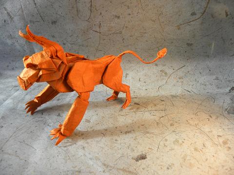 minotaur de Kade Chan
Plié à partir du CP pour le challenge de pliage d'août 2012 (50*50cm de papier silk)
