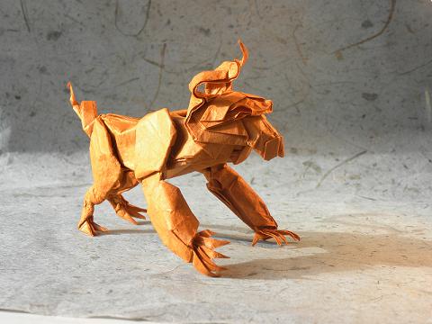 minotaur de Kade Chan
Plié à partir du CP pour le challenge de pliage d'août 2012 (50*50cm de papier silk)
