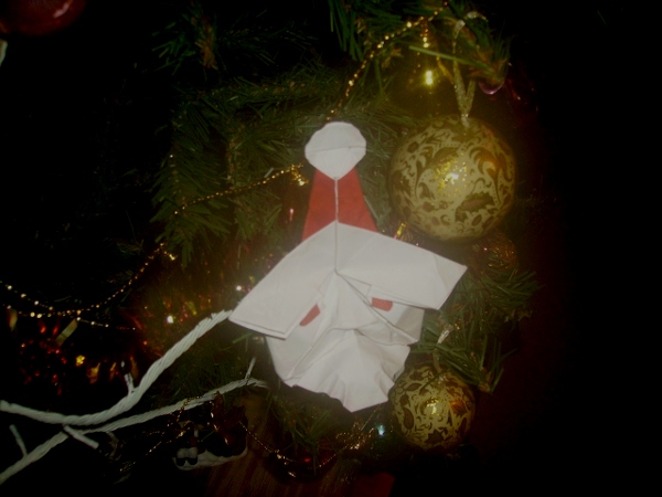 masque de père Noël
Masque de père Noël (carré de 23.5cm canson blanc+lamali rouge)

