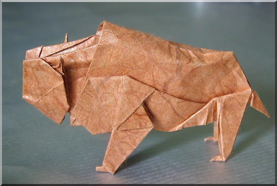 Bison
Bison d'après Kawahata - Papier : sandwich soie / alu / murier
Mots-clés: Bison kawahata origami paper folding