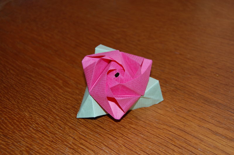 magique rose cube
un de mes premiers modèles crée il y a quelques jours.
