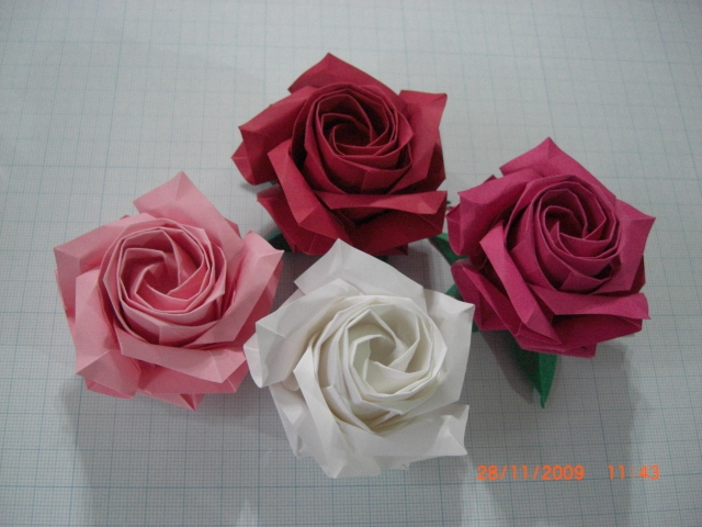 4 roses
vivaldi de canson a beaucop de colori différents et c'est génial !

