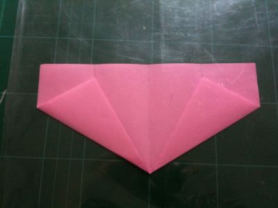 5
puis retourner la feuille / and turn it over
