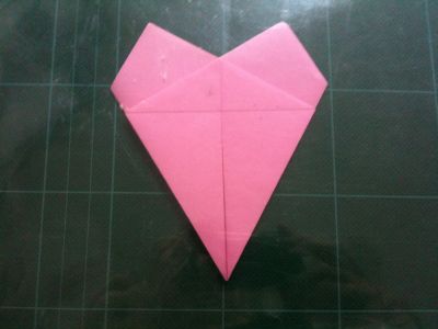 8
couper à l'aide d'un cutteur et une règle / cut it with a cutter and a ruler
