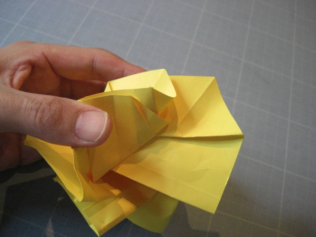 61 
plier une fois pour dégager l'espace
fold one to make a room for the next one 
