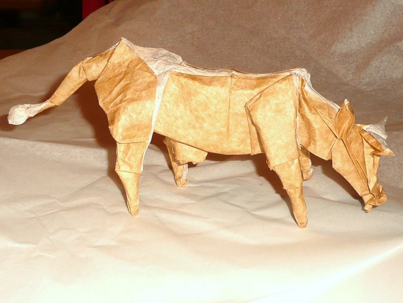 Vache d'après David Llanque
remodelage de mon premier essai - Kraft (28gr/m^2) + soie contrecollés au MC (50cm) - c'est à peine mieux :-(
