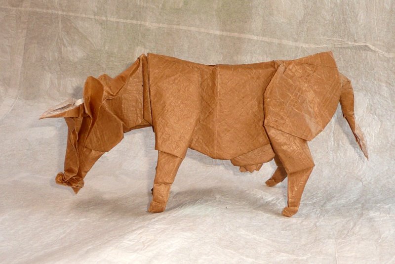 Vache d'après David Llanque
3ème version - Kraft (56g/m^2) + soie contrecollés au MC (70 cm)
Mots-clés: vache
