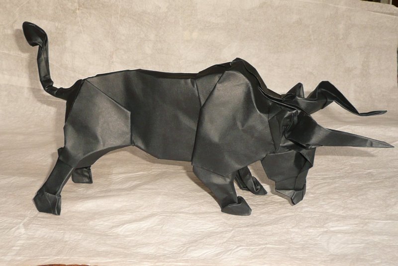 Taureau de Stephan Weber
plié par Stephan Weber, carré de 70cm environ
Mots-clés: taureau