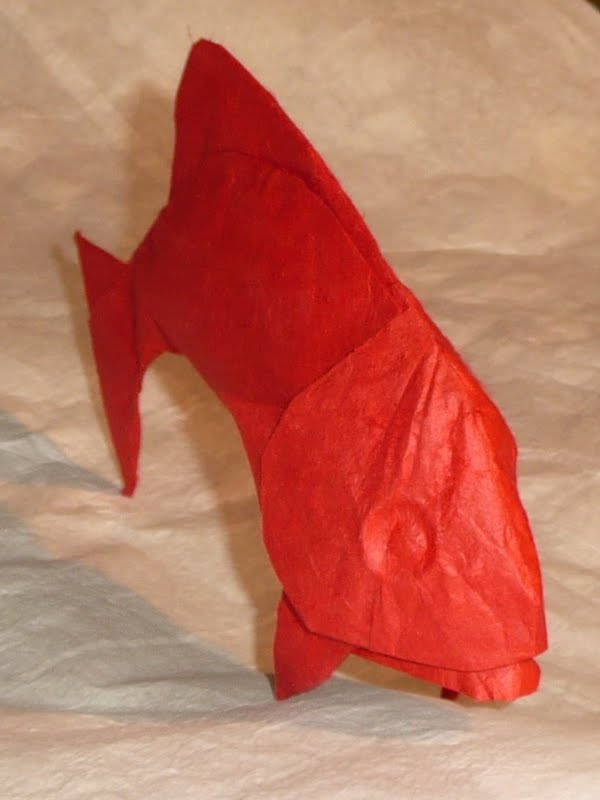 Poisson d'après Eric Joisel
Kraft + paille contrecollés au MC (50cm)
