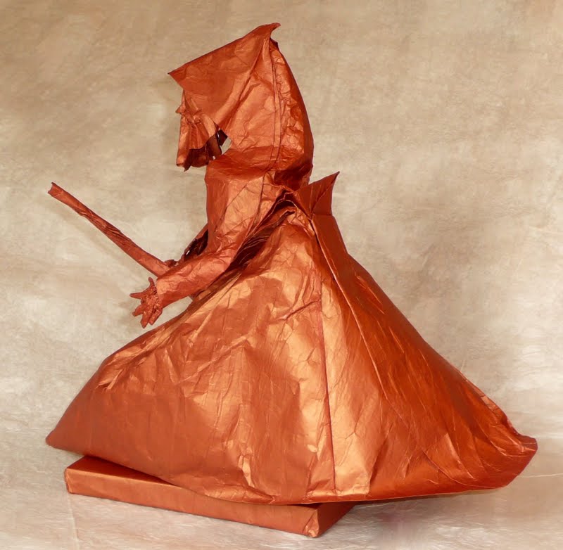 Magicien d'après Satoshi Kamiya
sandwich soie et alu (73 cm)
