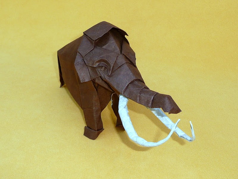 Mammouth d'après Satoshi Kamiya
unryu thai + double couches de papier de soie, collées au MC (carré de 60 cm)
