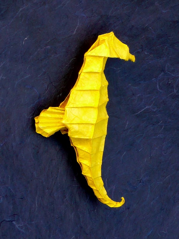 hippocampe (gachepapier)
sandwich alu-unryu 30cm - pour le challenge de Juin 2010 (base du poisson)
