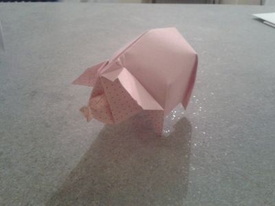 Un cochon
Je ne me rapelle plus de l'auteur de ce magnifique cochon mais je vais me renseigner si vous avez des idées...
