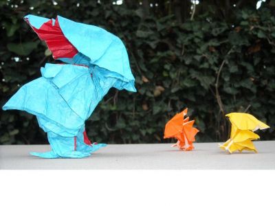 chocobo Kamaya Satoshi
3 chocobos dont 1 plier aver du papier sandwich 50 50 et 2 autre avec du papier normal 20 20
