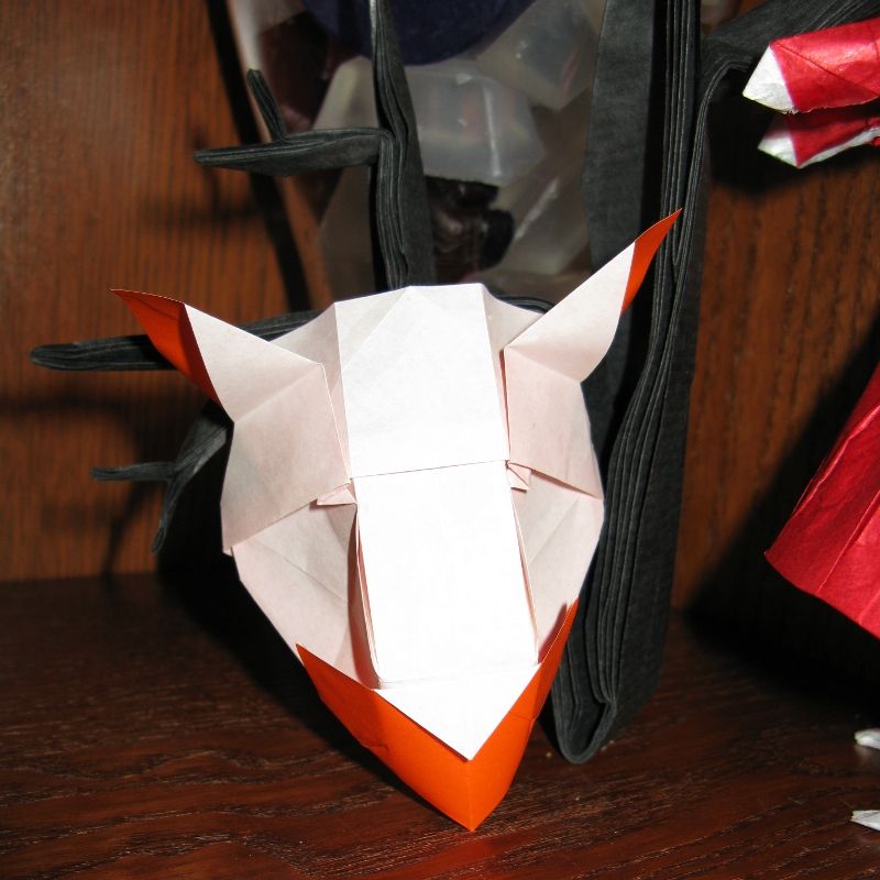 Cougar Mask de Roman Diaz
Carré de 15X15cm
Papier origami
