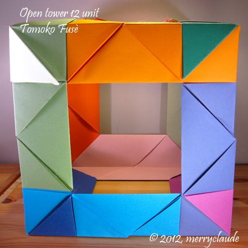 Open Tower-12 units-Tomoko Fusè
Canson mi-teint
19 pouces env.

